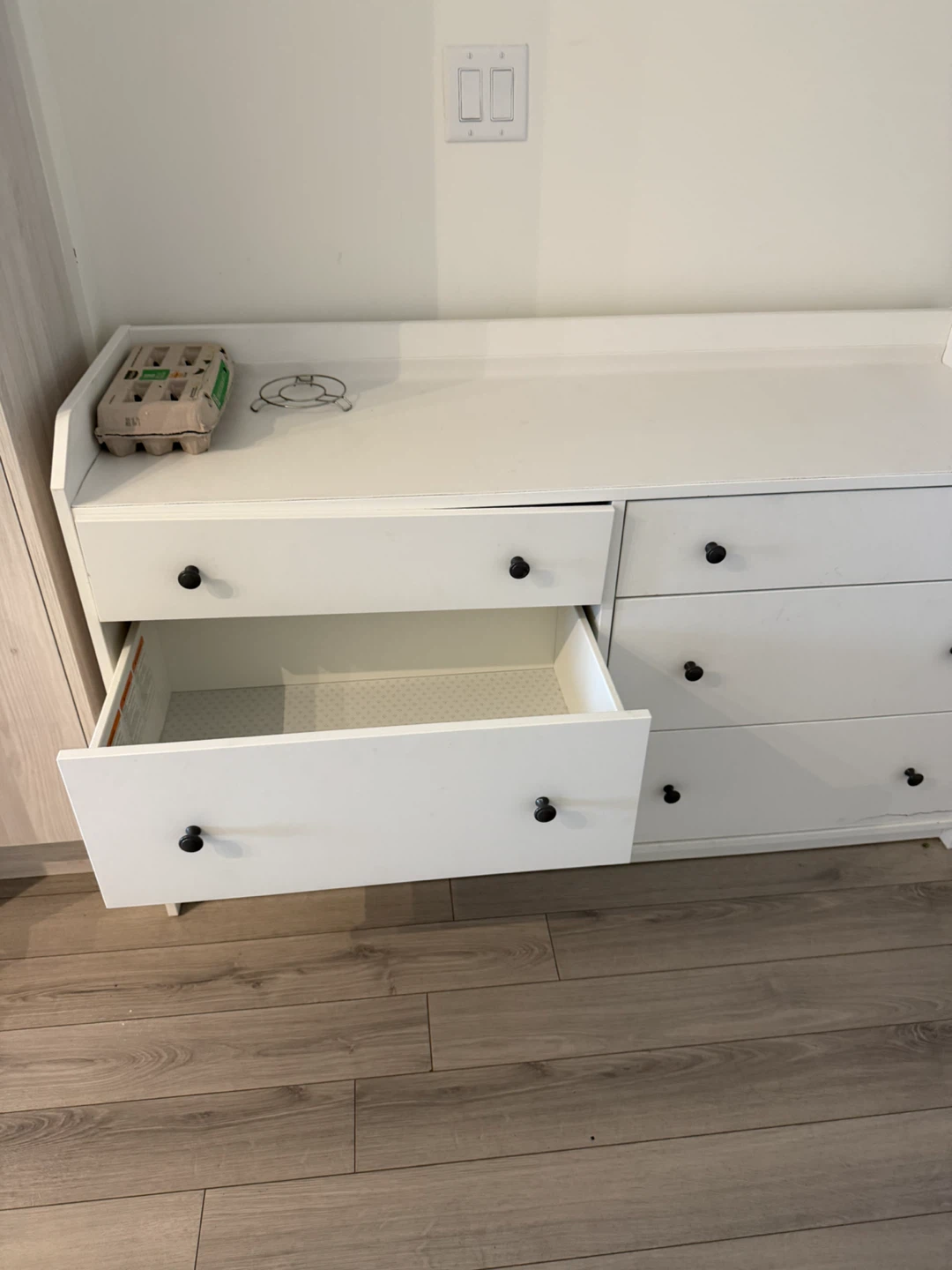 White 6-Drawer Dresser - photo 3