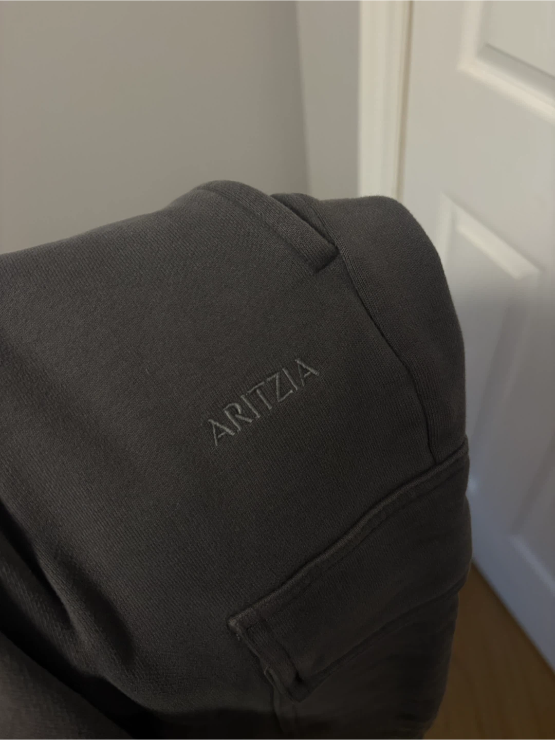 Aritzia Sweatfleece Cargo Joggers Size S - photo 2