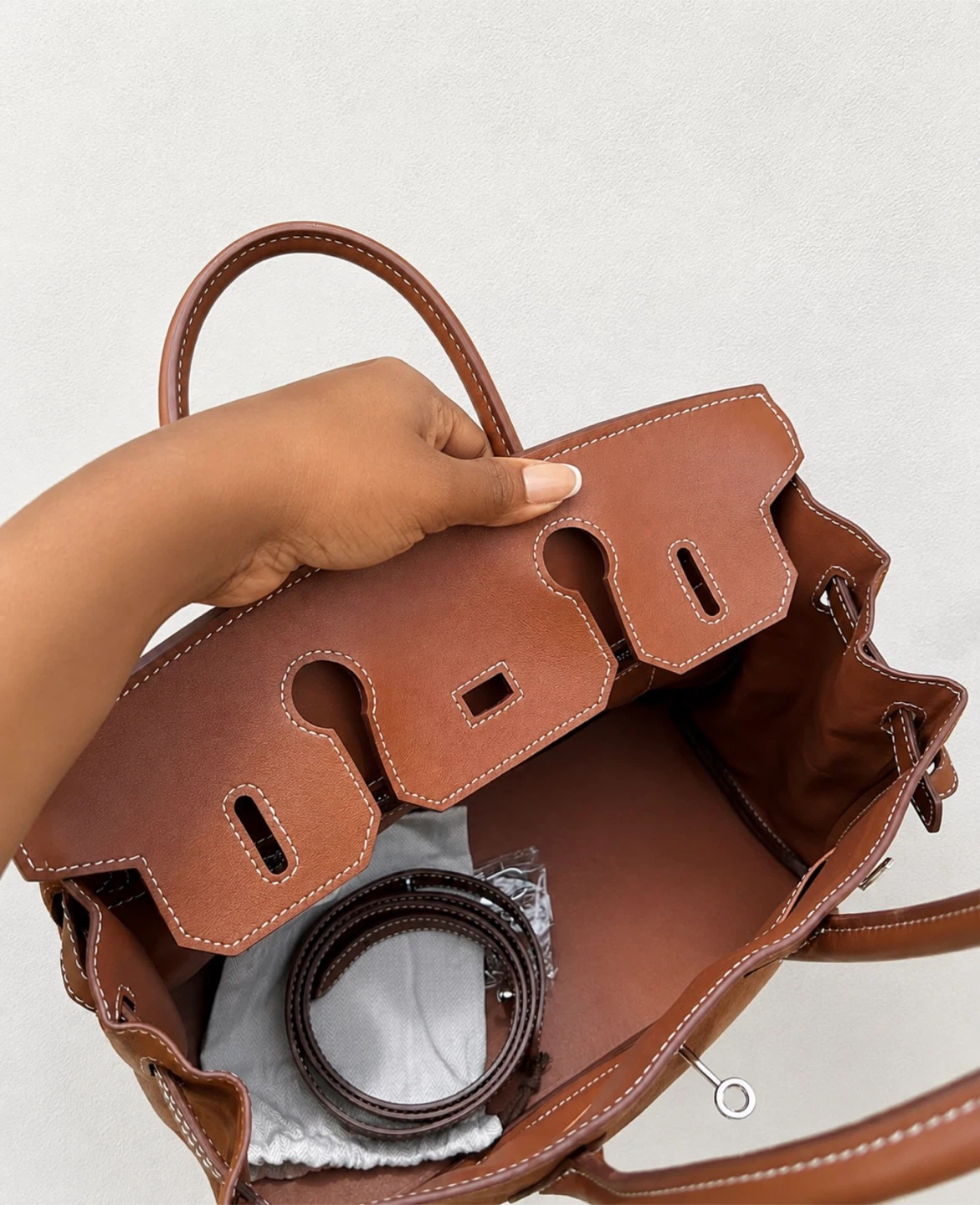 Beautiful Brown Suede and Leather Handbag. Big - photo 2