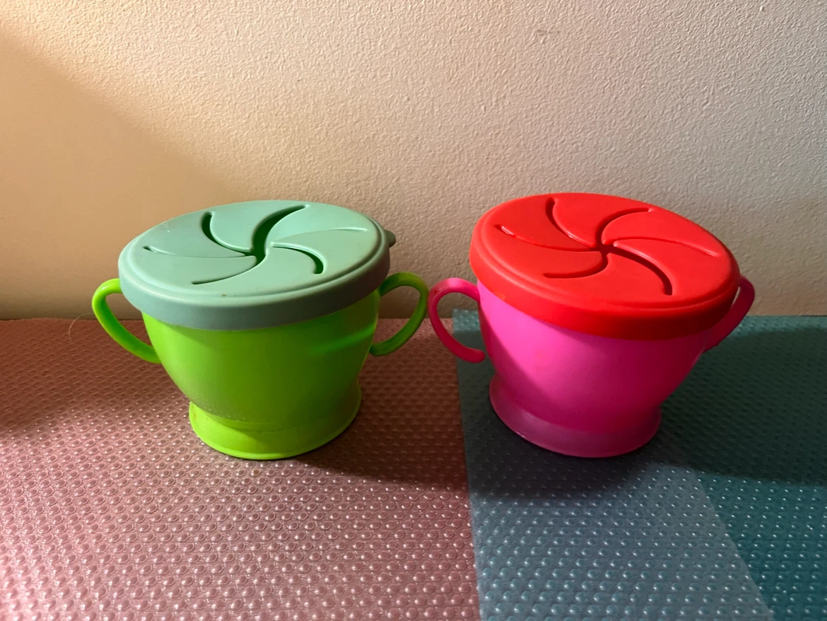 2 Snack Cups - Green and Pink
