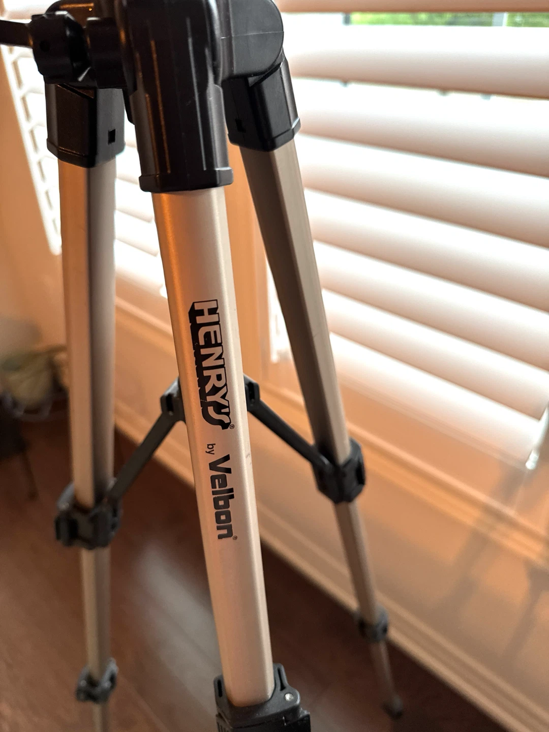 Velbon Henry Tripod - photo 2