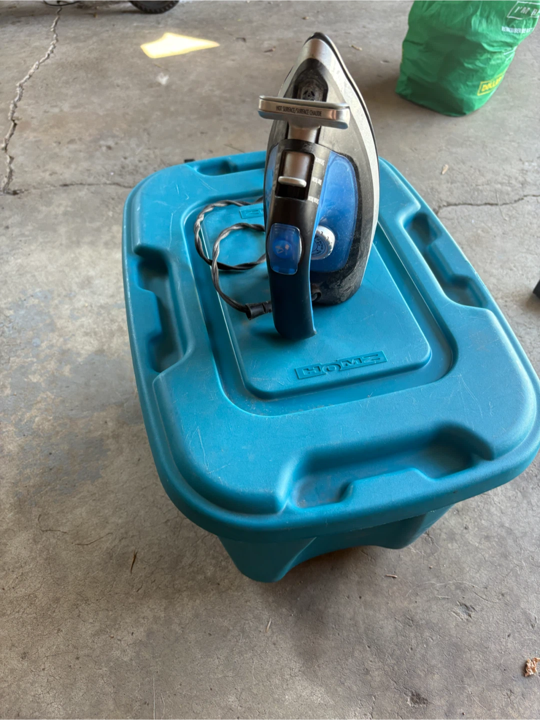 Black and Blue Steam Iron - photo 2