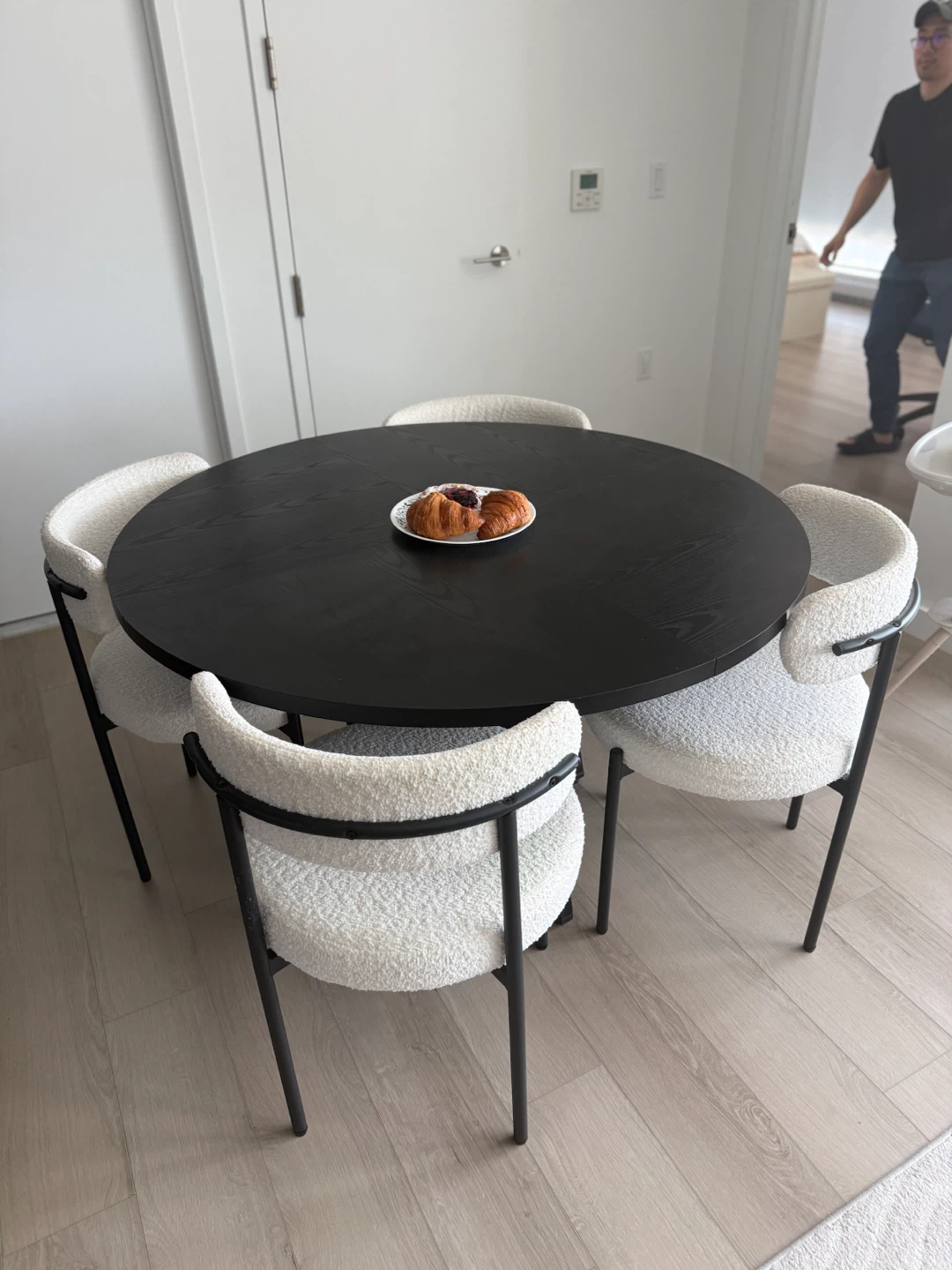 Black Round Dining Table with 4 Bouclé Chairs