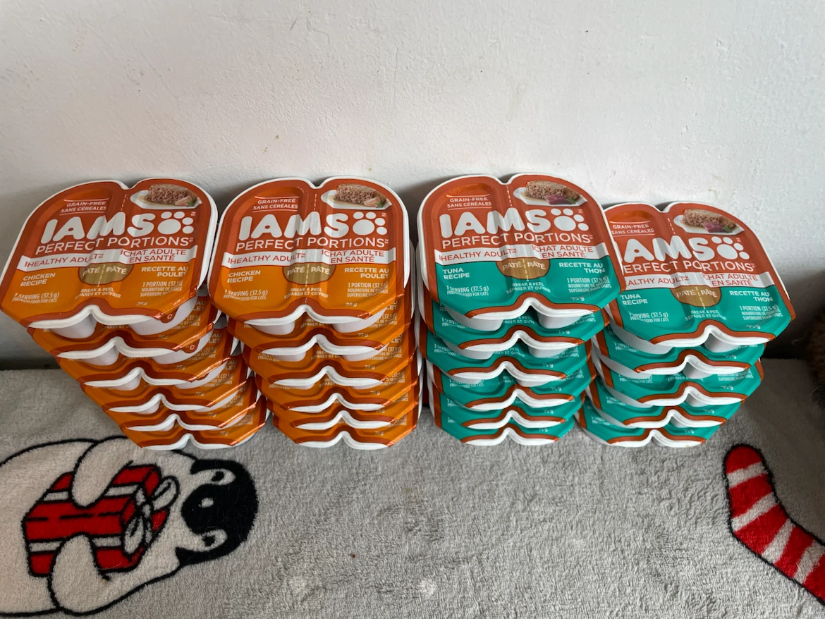23=46 Portions IAMS Wet Cat Food Lot