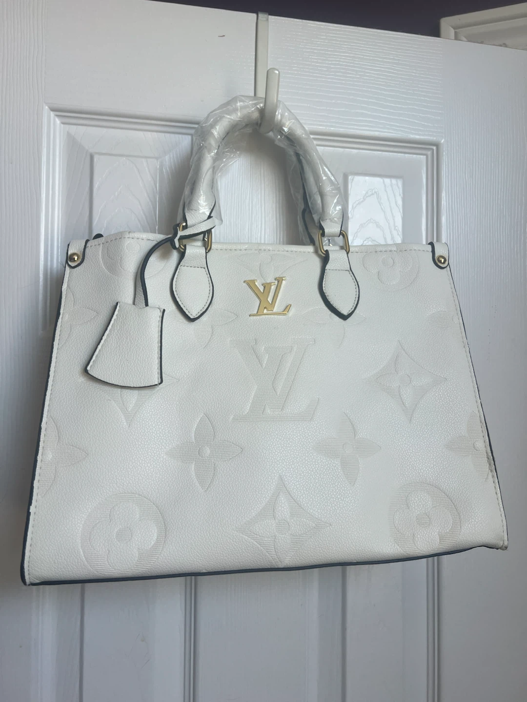 NEW White Louis Vuitton Tote Handbag with Shoulder Strap