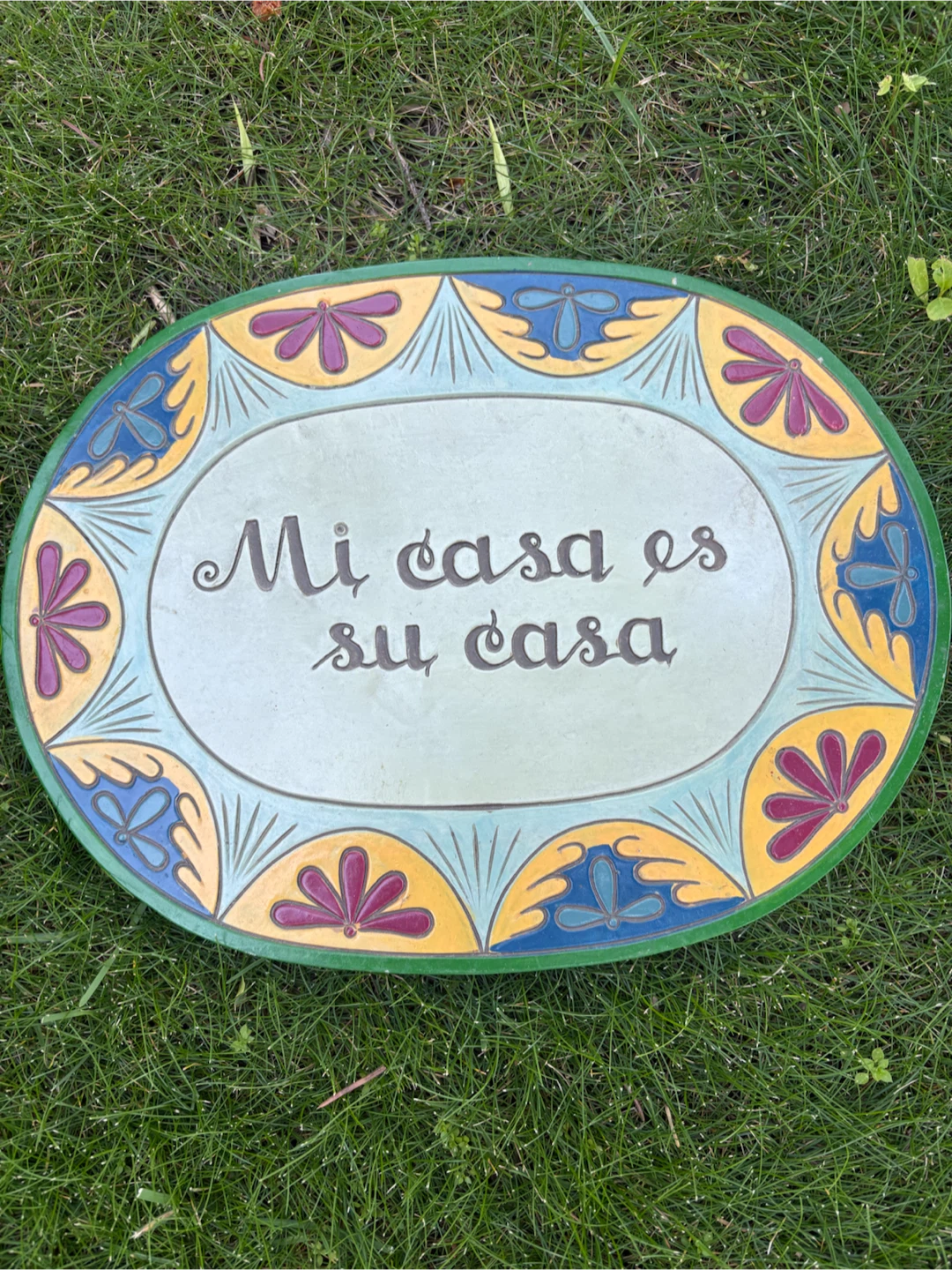 Decorative 'Mi casa es su casa' garden plaque