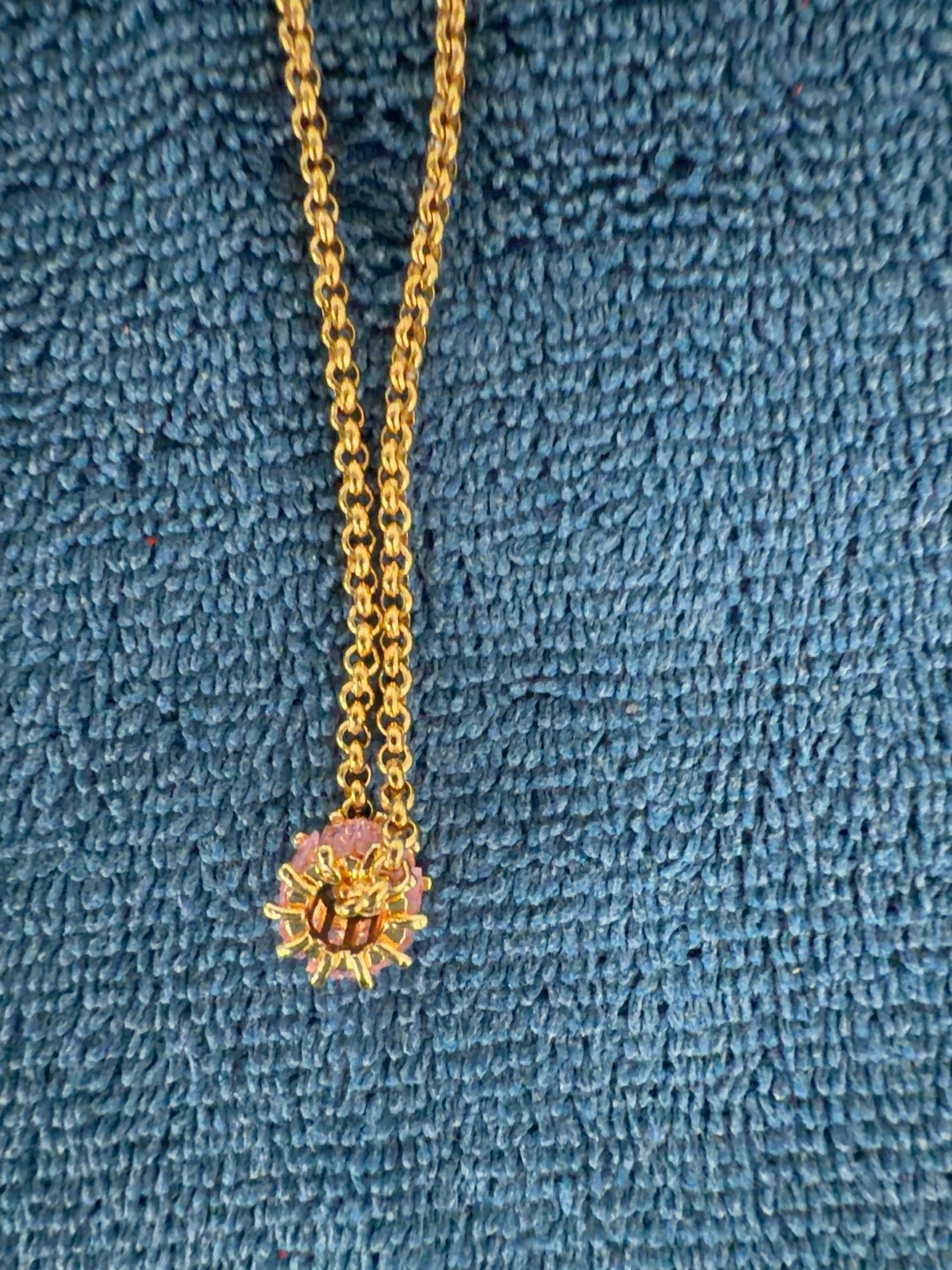 Gold-tone necklace with pink rectangular stone pendant - photo 2