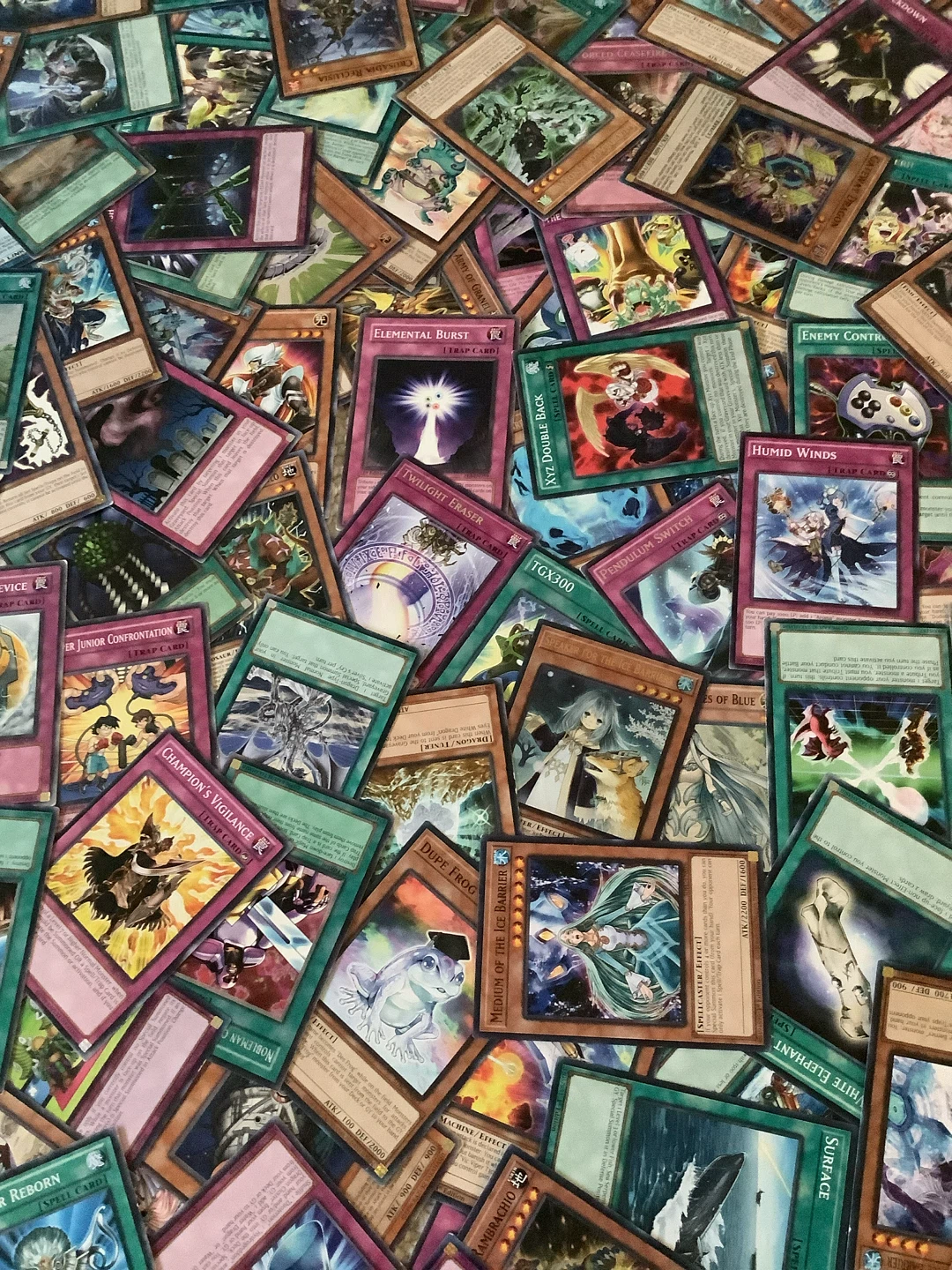135 Yu-Gi-Oh Cards