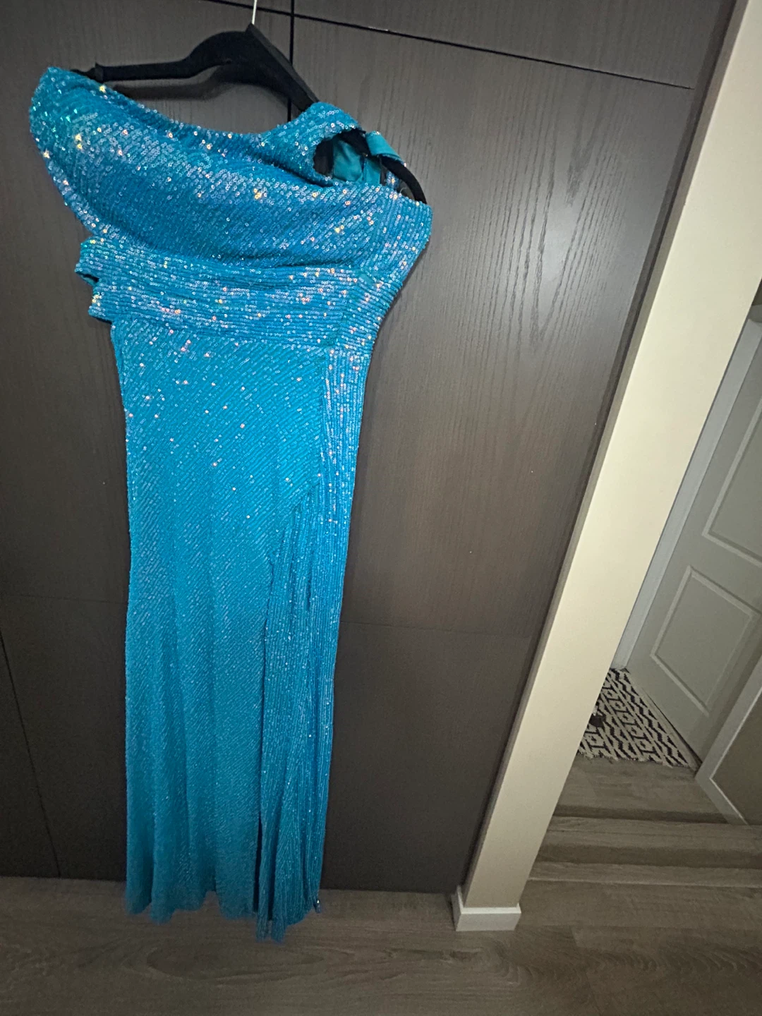 B. Darlin Teal Sparkly One-Shoulder Dress M