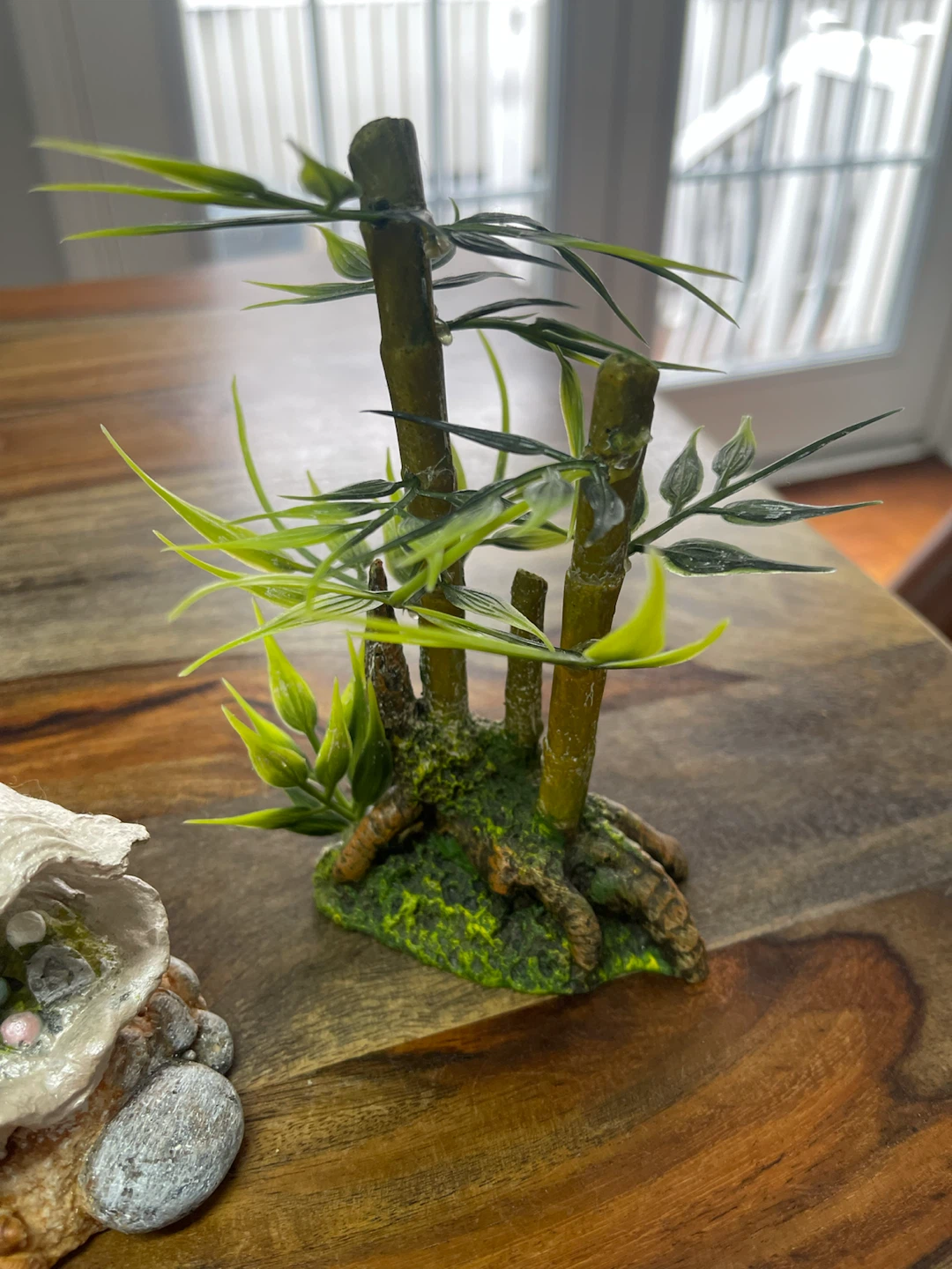 Aquarium Decorations - Clam Shell with Pearls & Bamboo Plant - photo 3