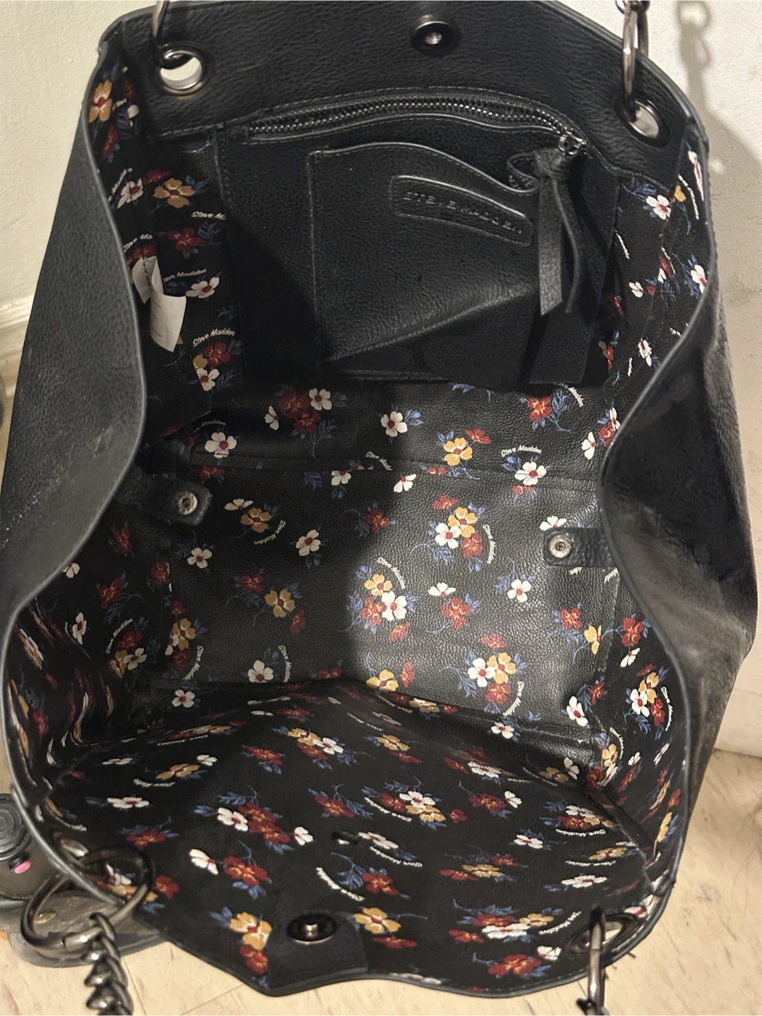 Steve Madden Black Tote Bag with Floral Lining - photo 5