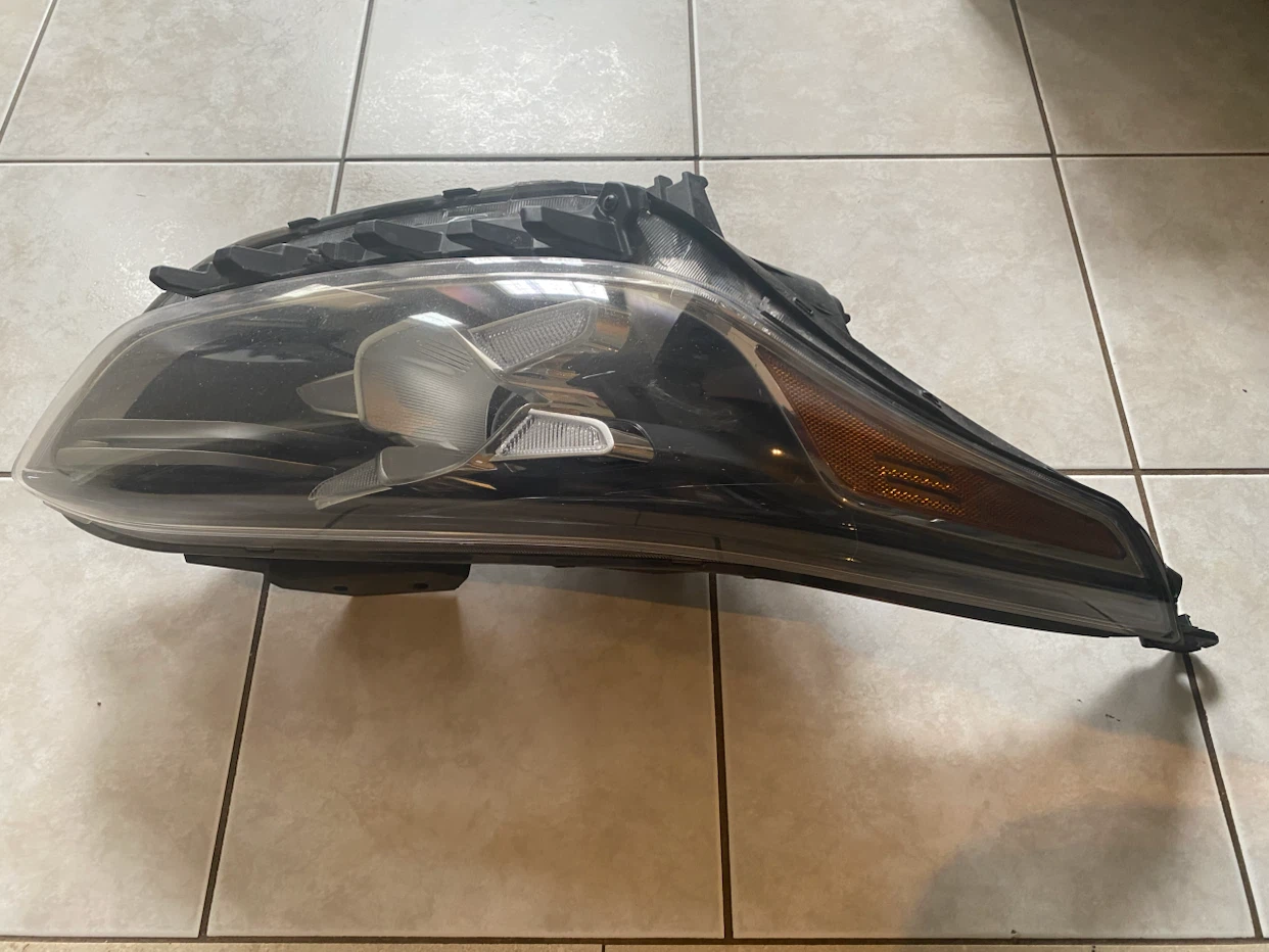 Headlights Assy iver and passenger side 03-75001-US-L&R