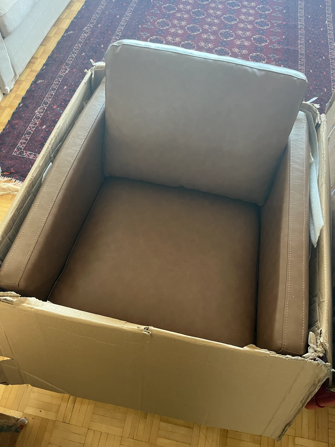 Brand swivel 360 new in box Brown Leather Accent Chair - photo 5