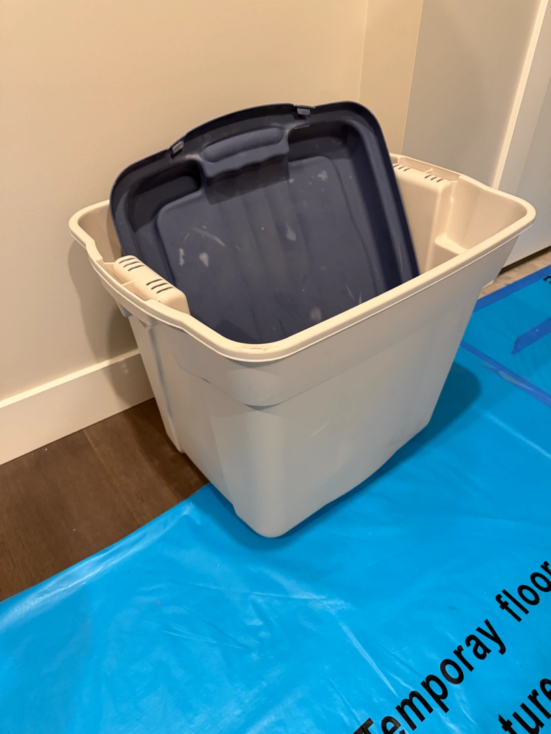 Plastic Storage Bin with Lid