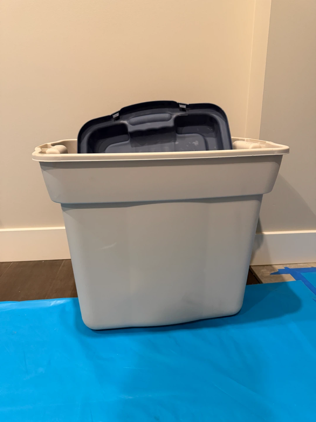 Plastic Storage Bin with Lid - photo 2