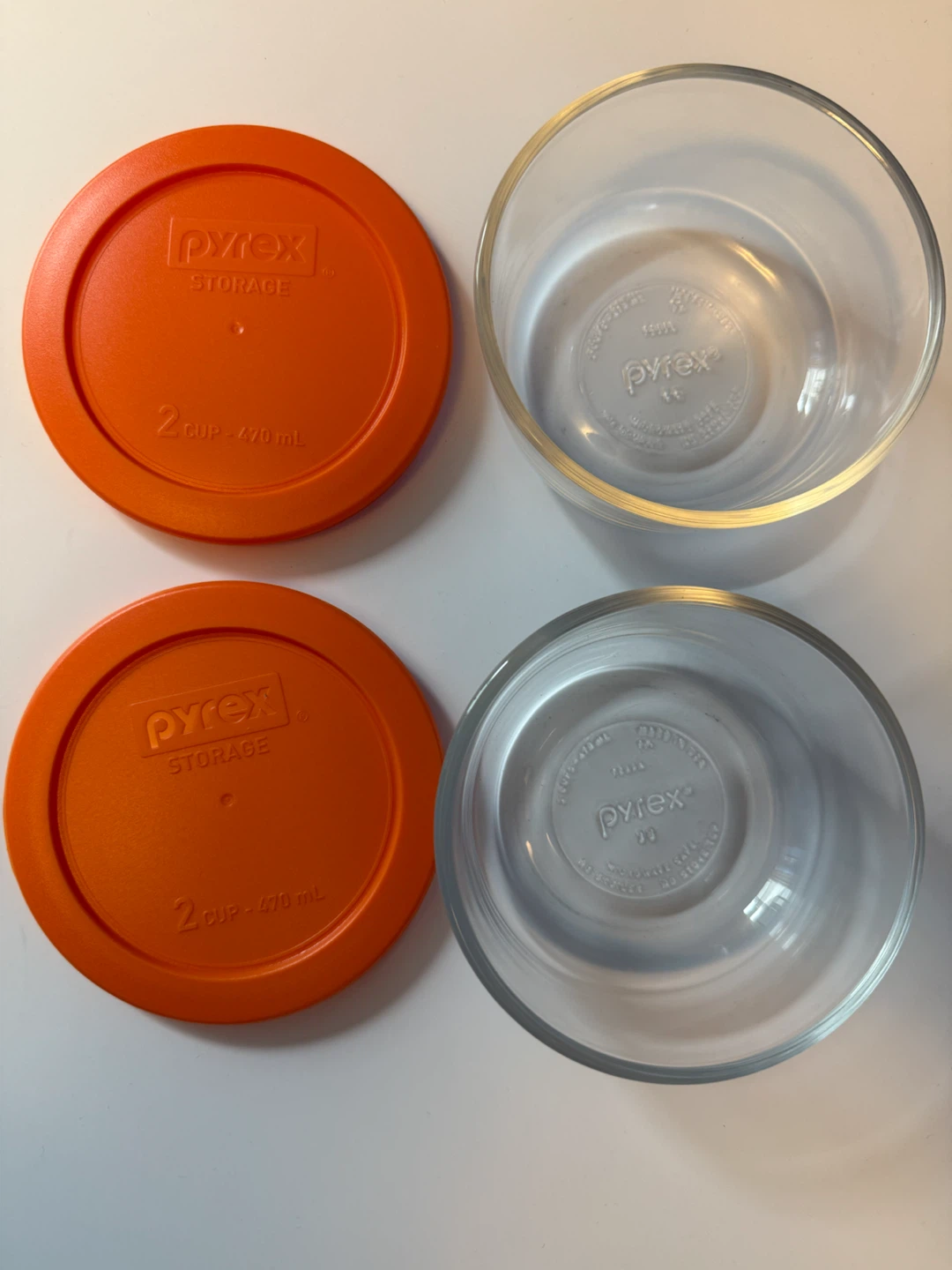 2 Pyrex 2-Cup Bowls with Lids