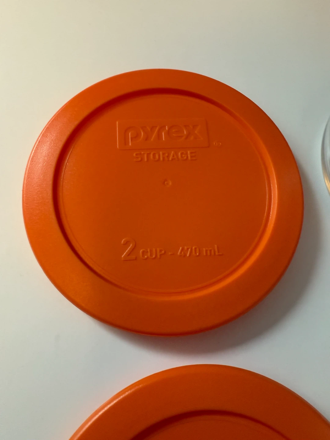 2 Pyrex 2-Cup Bowls with Lids - photo 3