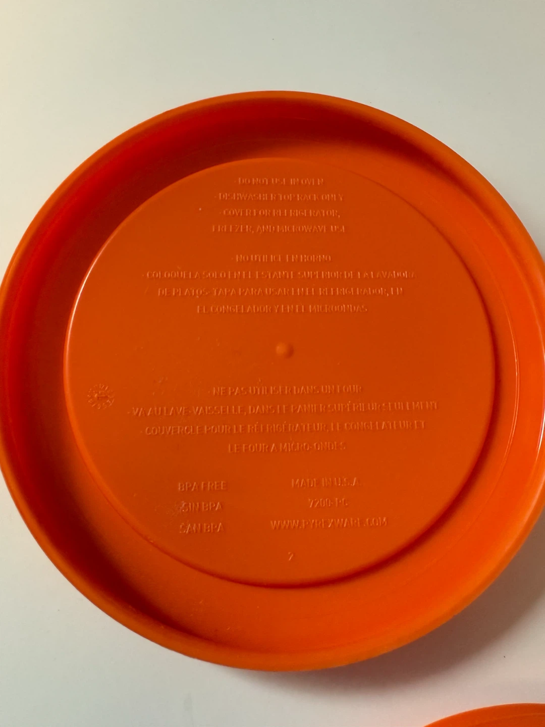 2 Pyrex 2-Cup Bowls with Lids - photo 4
