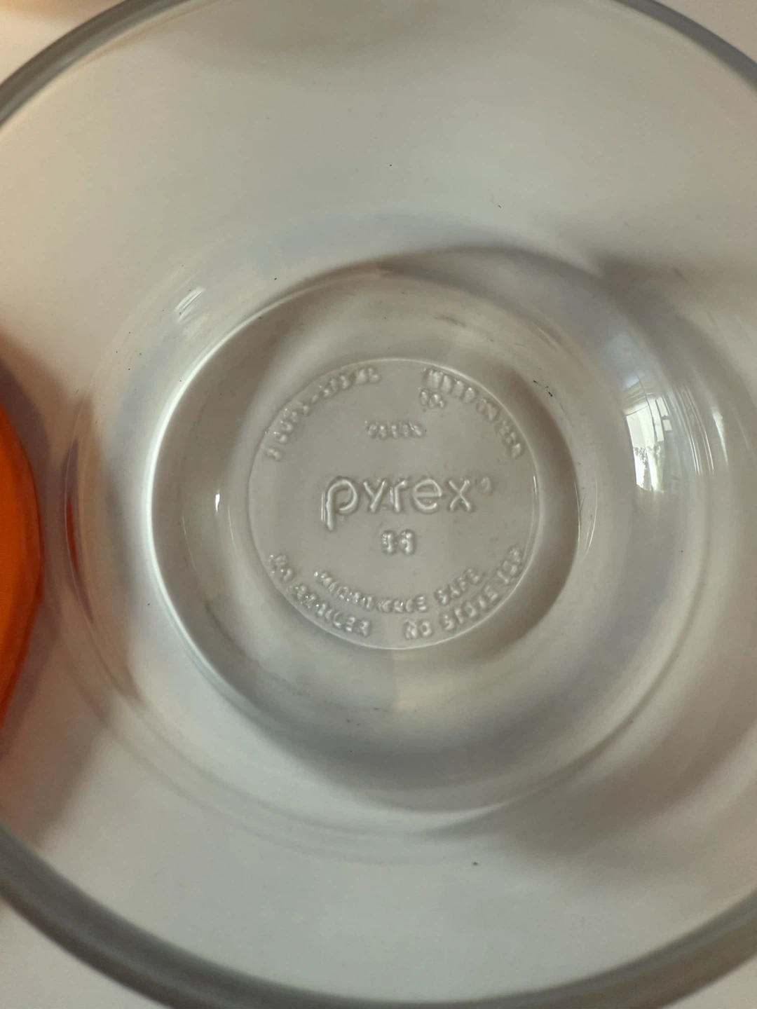 2 Pyrex 2-Cup Bowls with Lids - photo 5