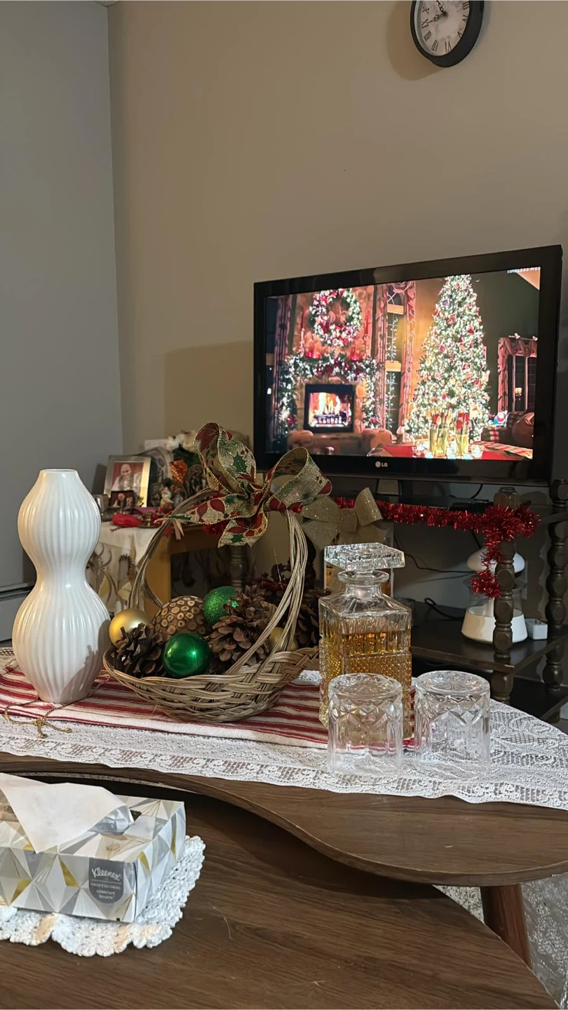 Living Room Furniture - photo 4