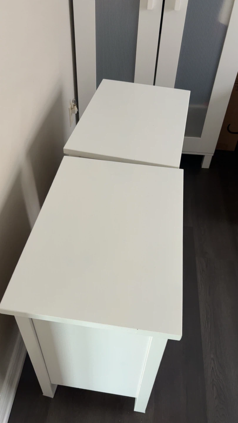 White 2-Drawer Nightstands (Pair) ($100 each) - photo 3
