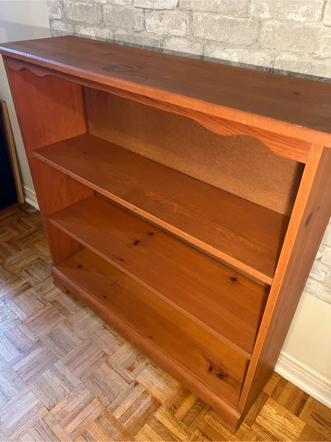 Vintage Wooden Bookshelf with 2 adjustable shelves - photo 3