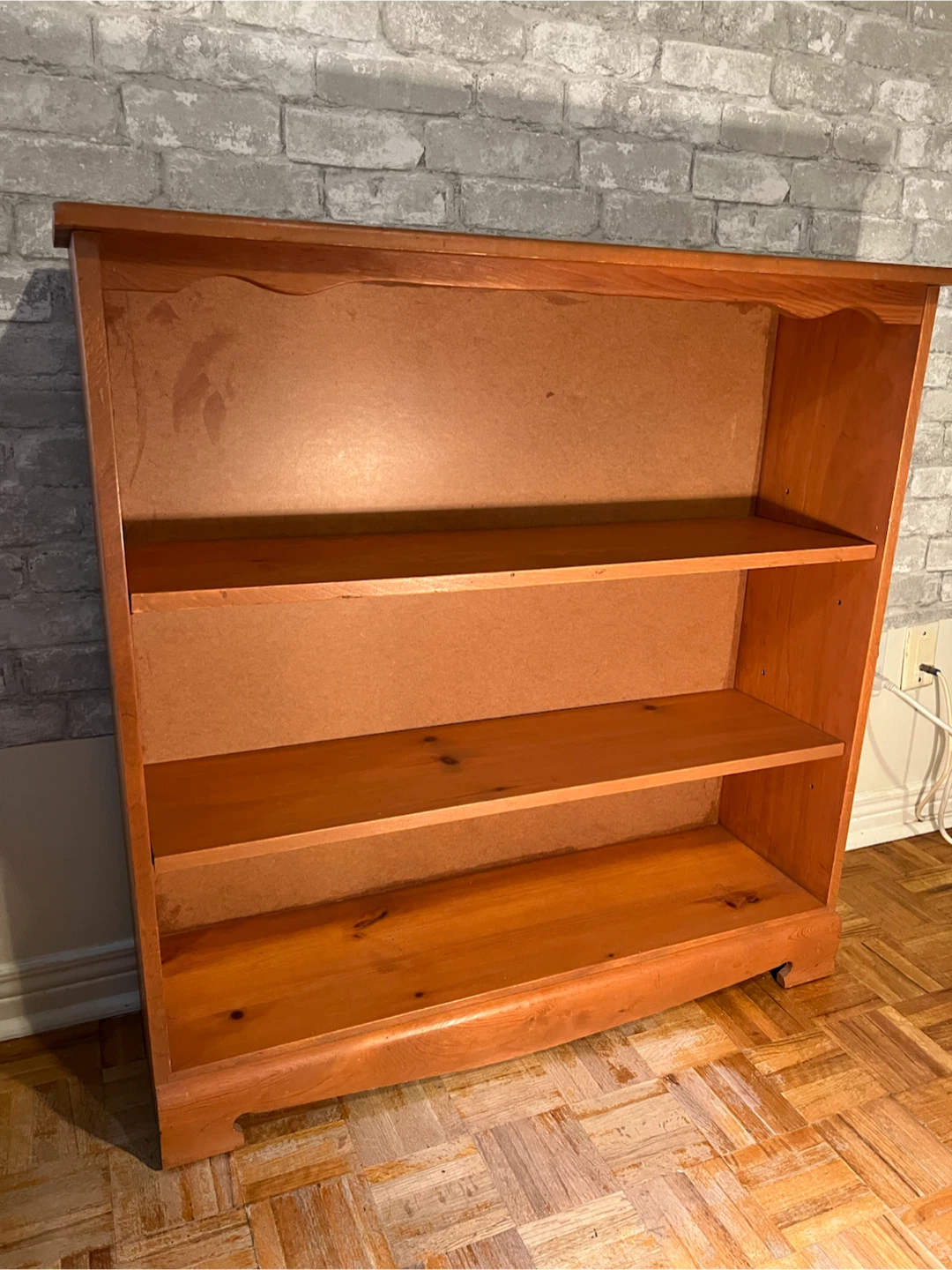 Vintage Wooden Bookshelf with 2 adjustable shelves - photo 5