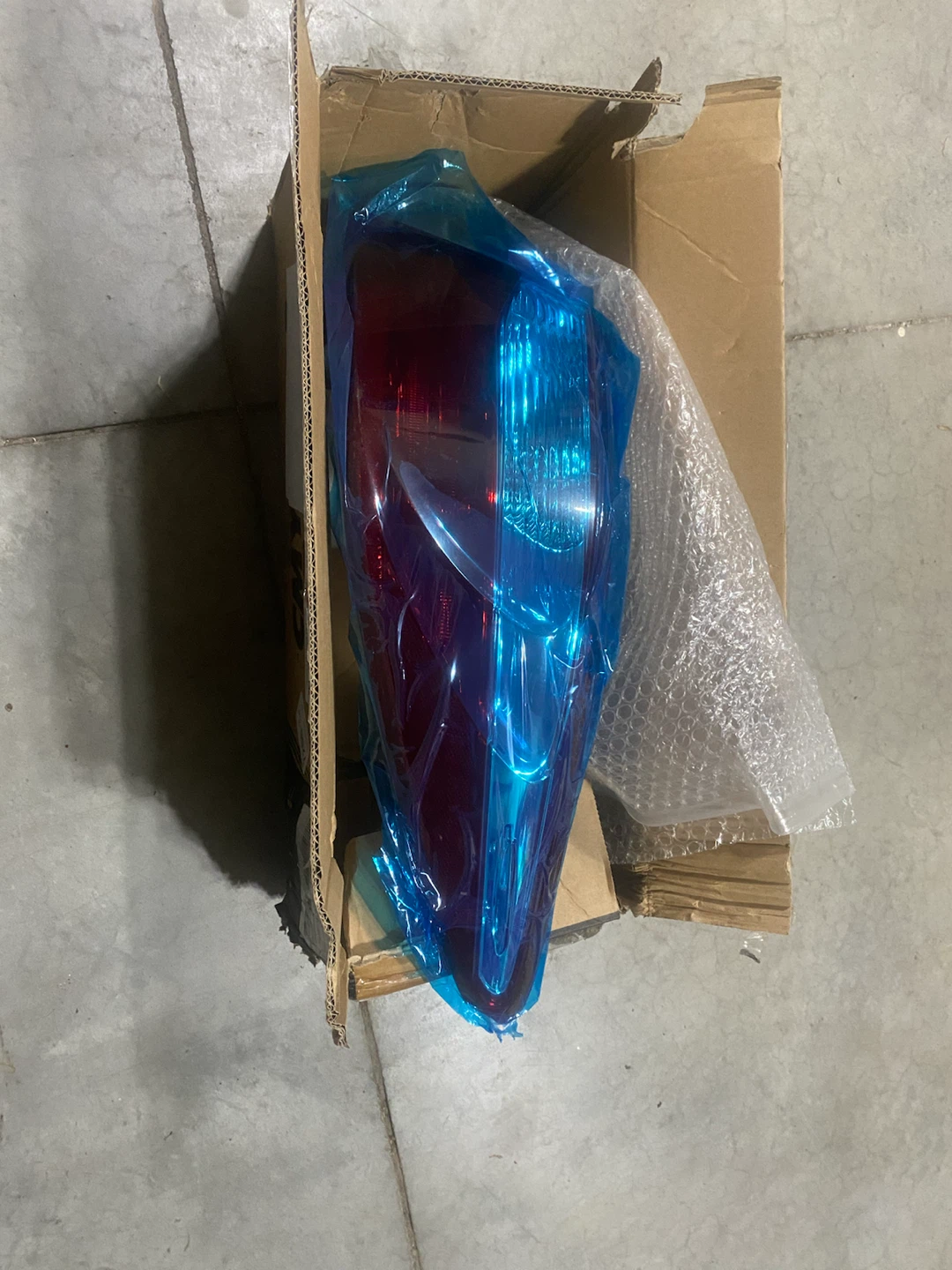 Toyota tail light - photo 2