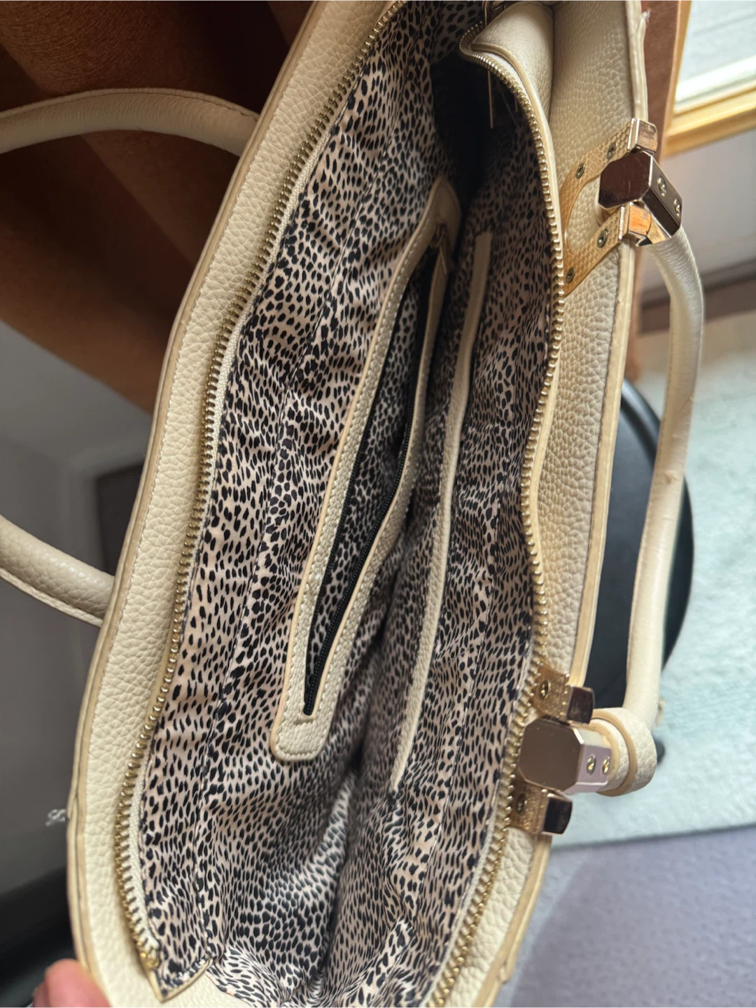 Cream Faux Leather Tote Bag with Matching Pouch - photo 2