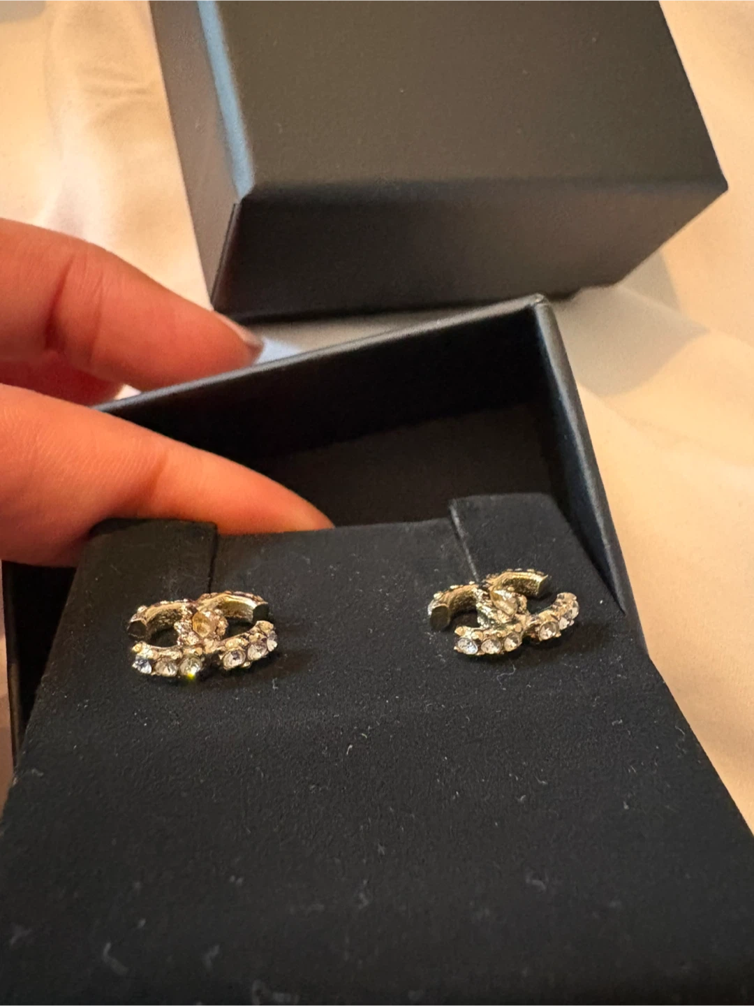 Chanel CC Stud Earrings - photo 3