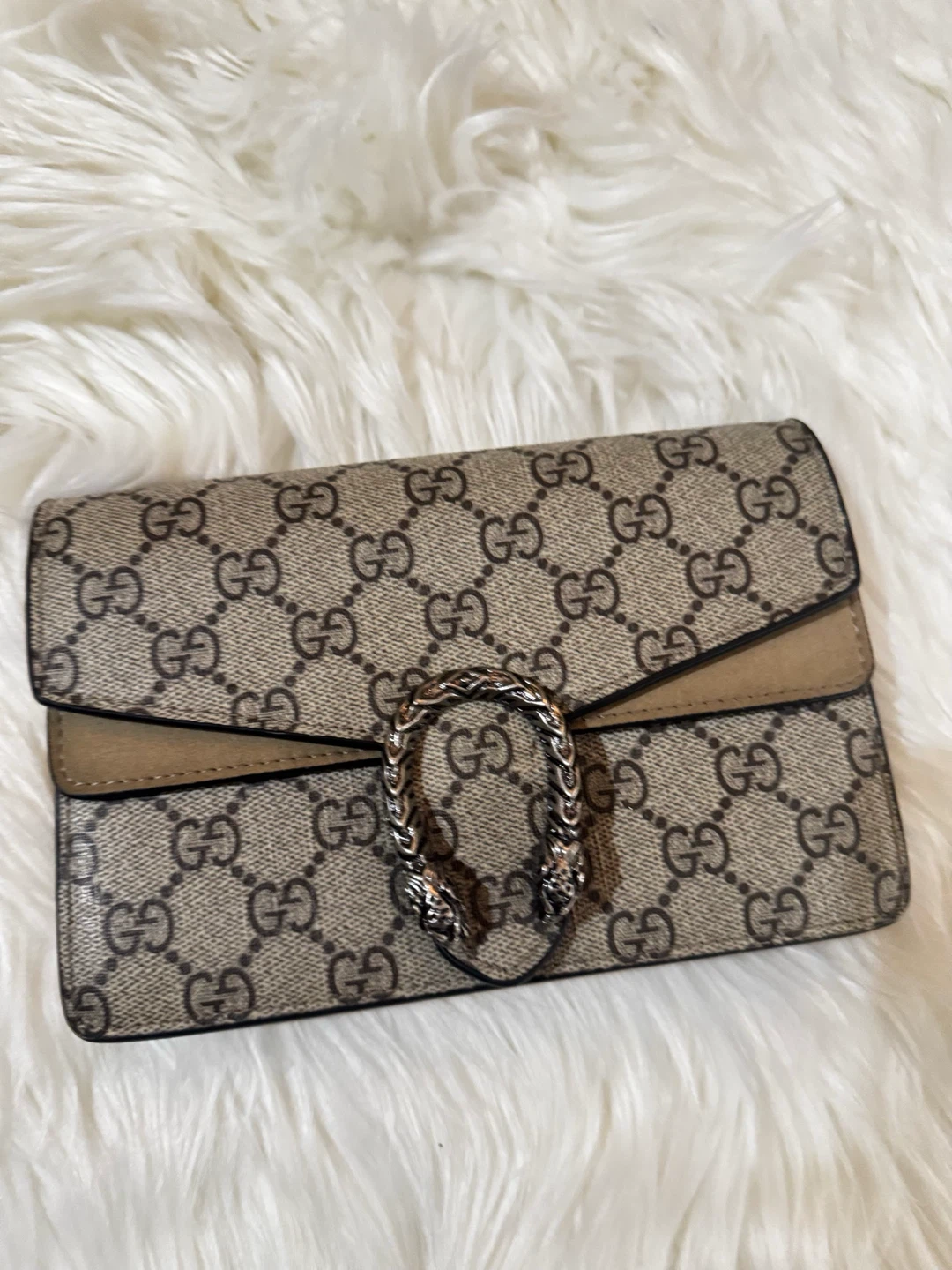 Gucci Wallet on Chain