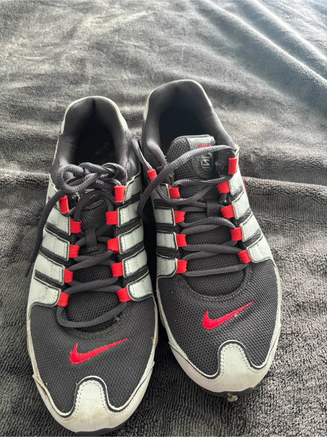 Nike Shox R4 Men's Running Shoes. Size 8.5. Like new