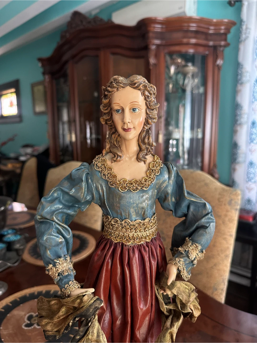 Vintage Woman Figurine Decor - photo 2