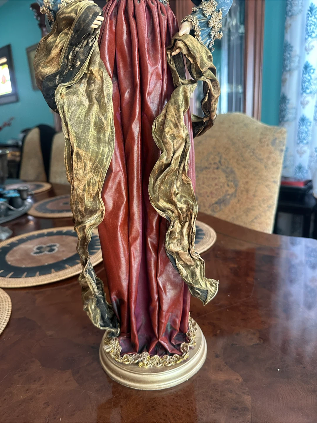 Vintage Woman Figurine Decor - photo 3