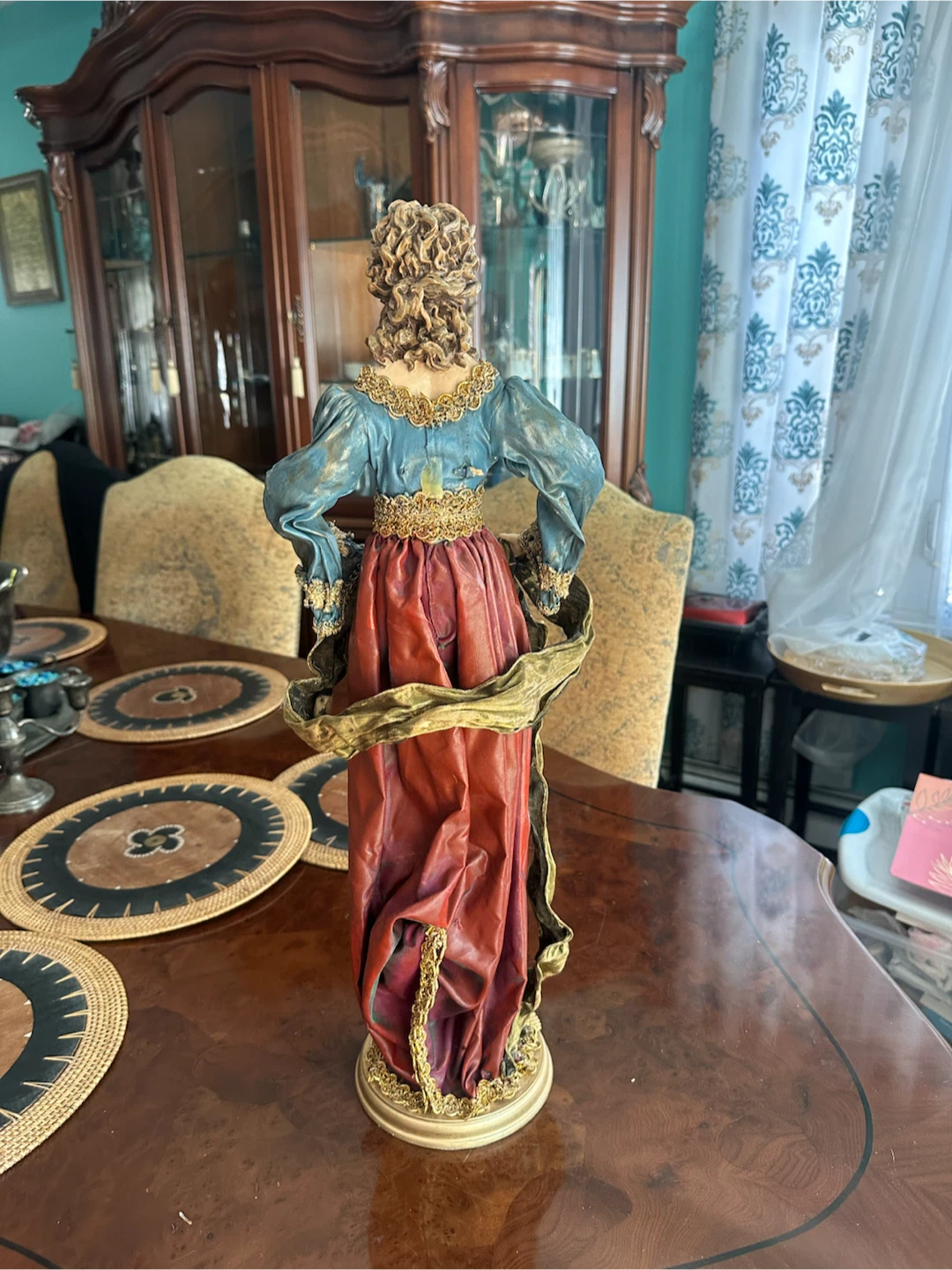 Vintage Woman Figurine Decor - photo 5
