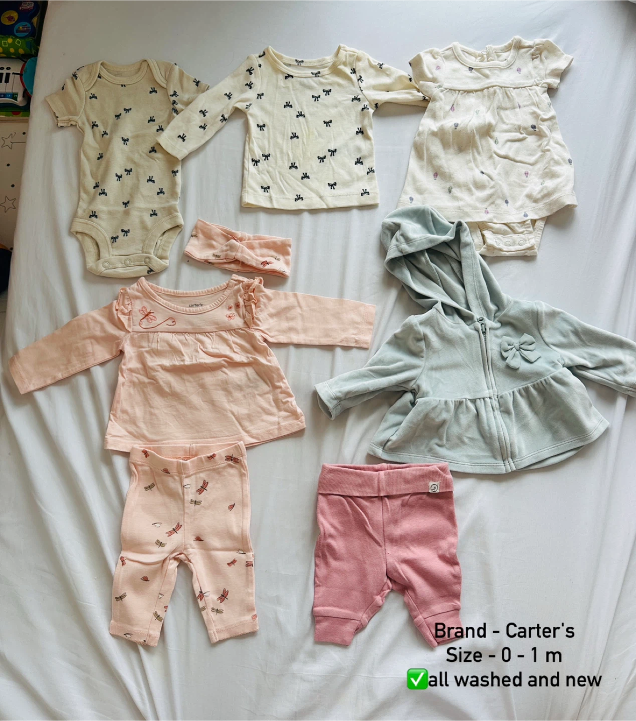 Baby girl Clothing Bundle (0-3m) - photo 3