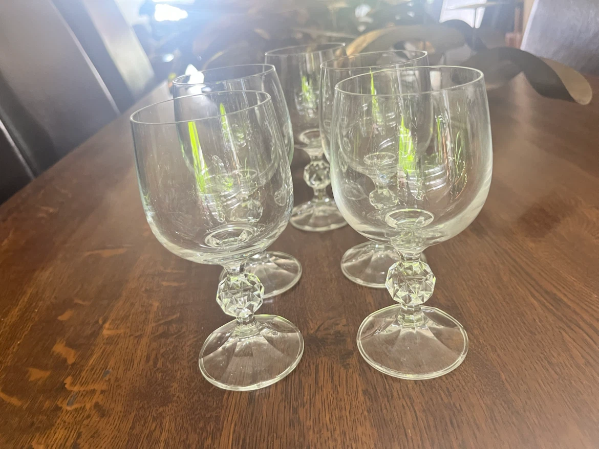 5 wine glasses