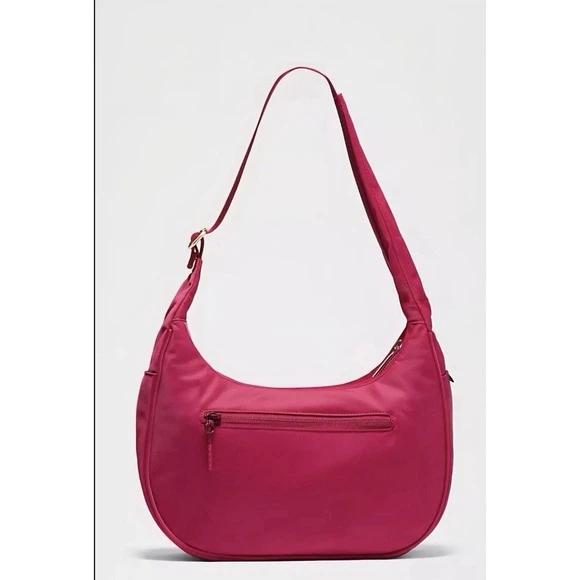 Lululemon shoulder bag.