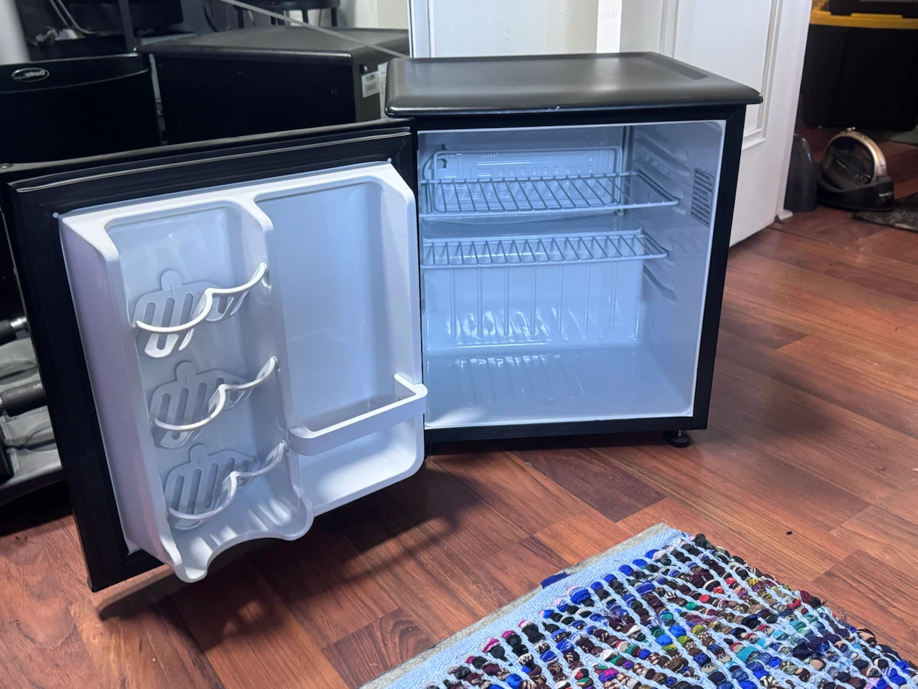 Danby Mini Fridge - photo 2