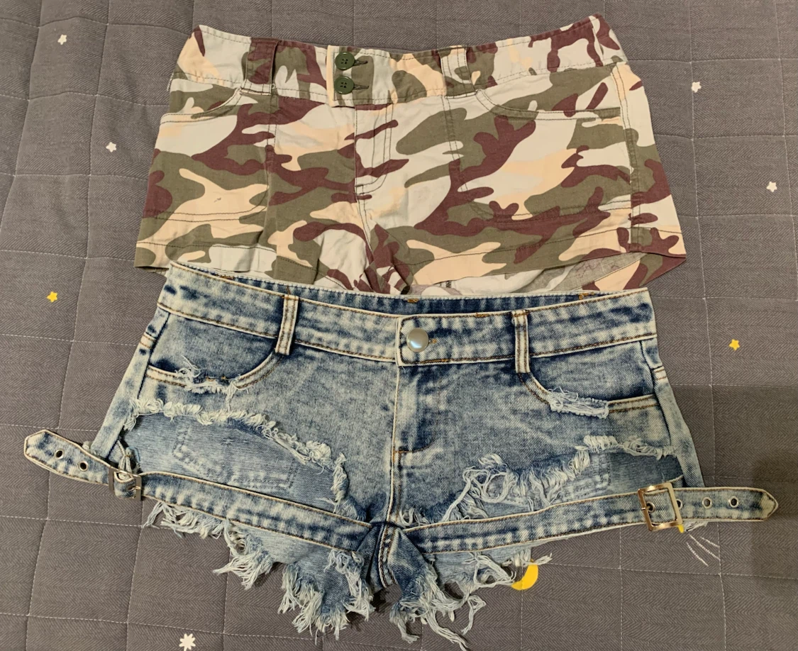 2 pairs of women's shorts