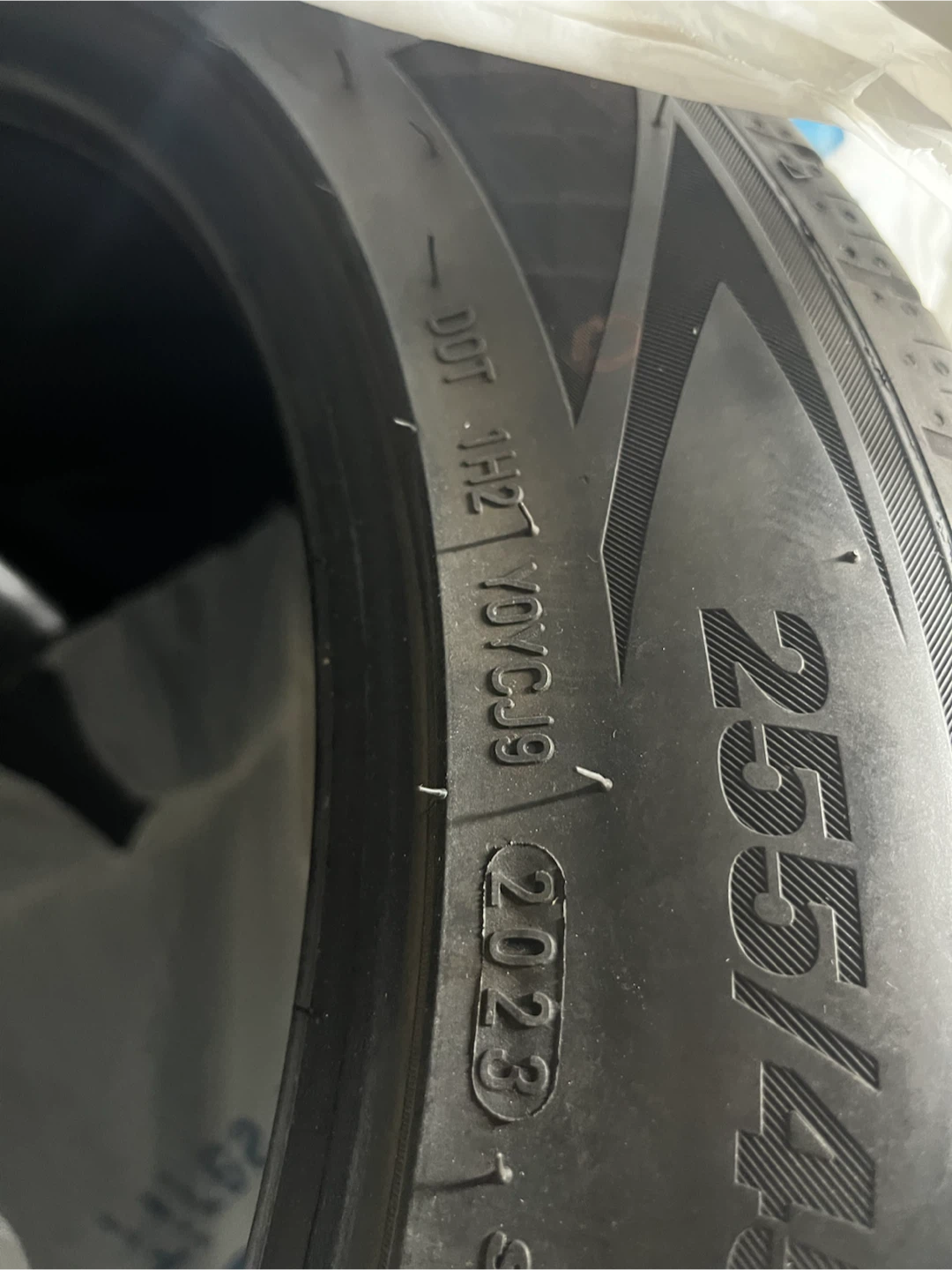 Kumho Majesty 9 Tesla