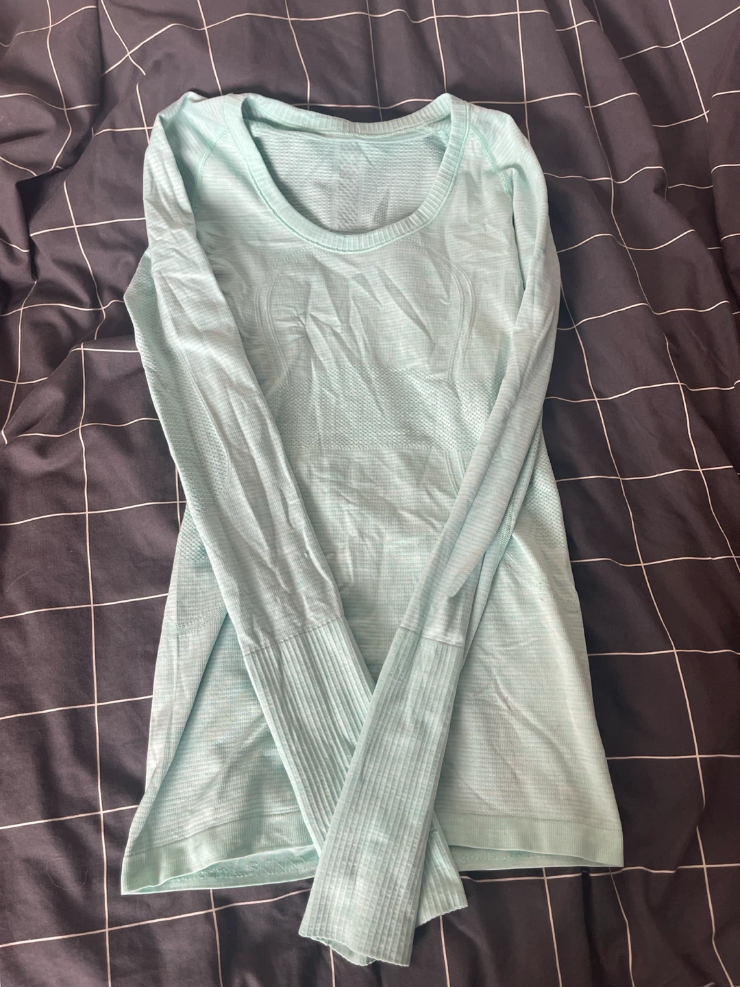size 4 lululemon long sleeve swiftly tech