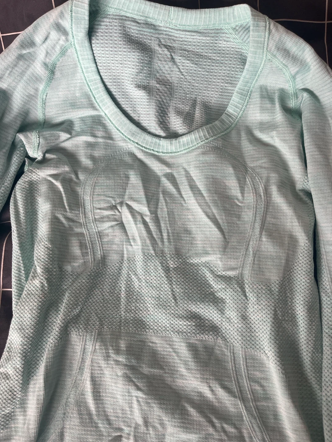 size 4 lululemon long sleeve swiftly tech - photo 3