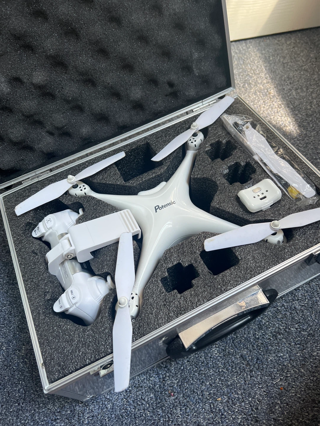 Potensic White Drone with Controller and Case - photo 2