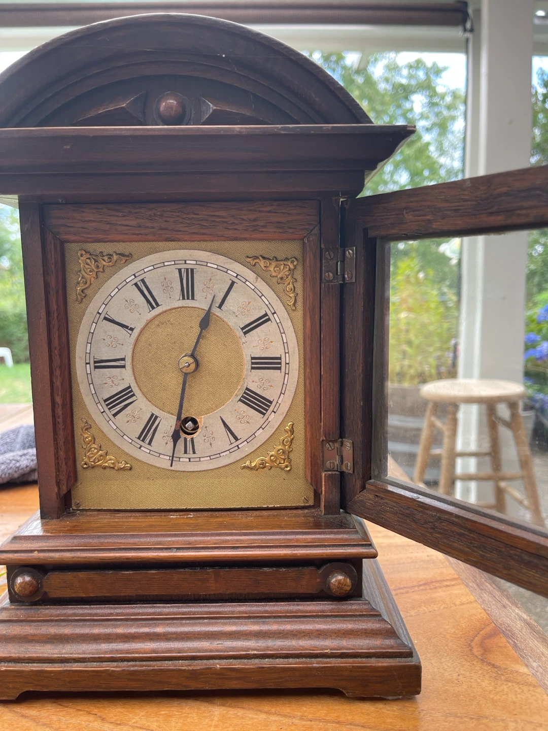 Antique Wooden Mantel Clock - photo 3