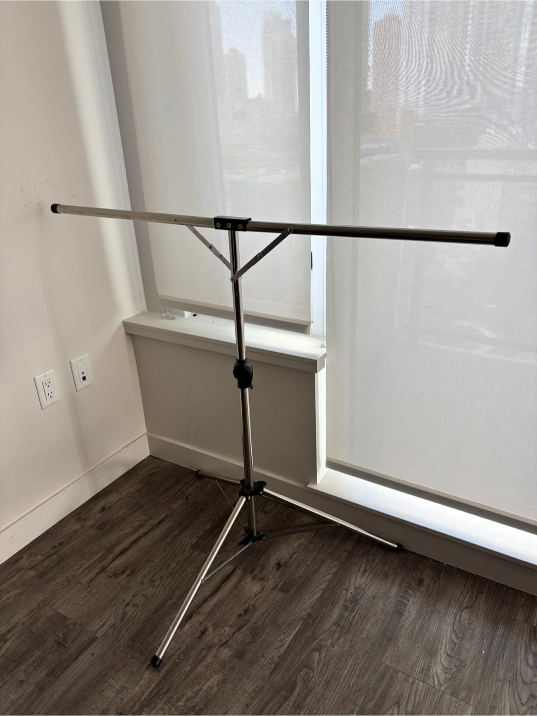 Clothes rack - foldable