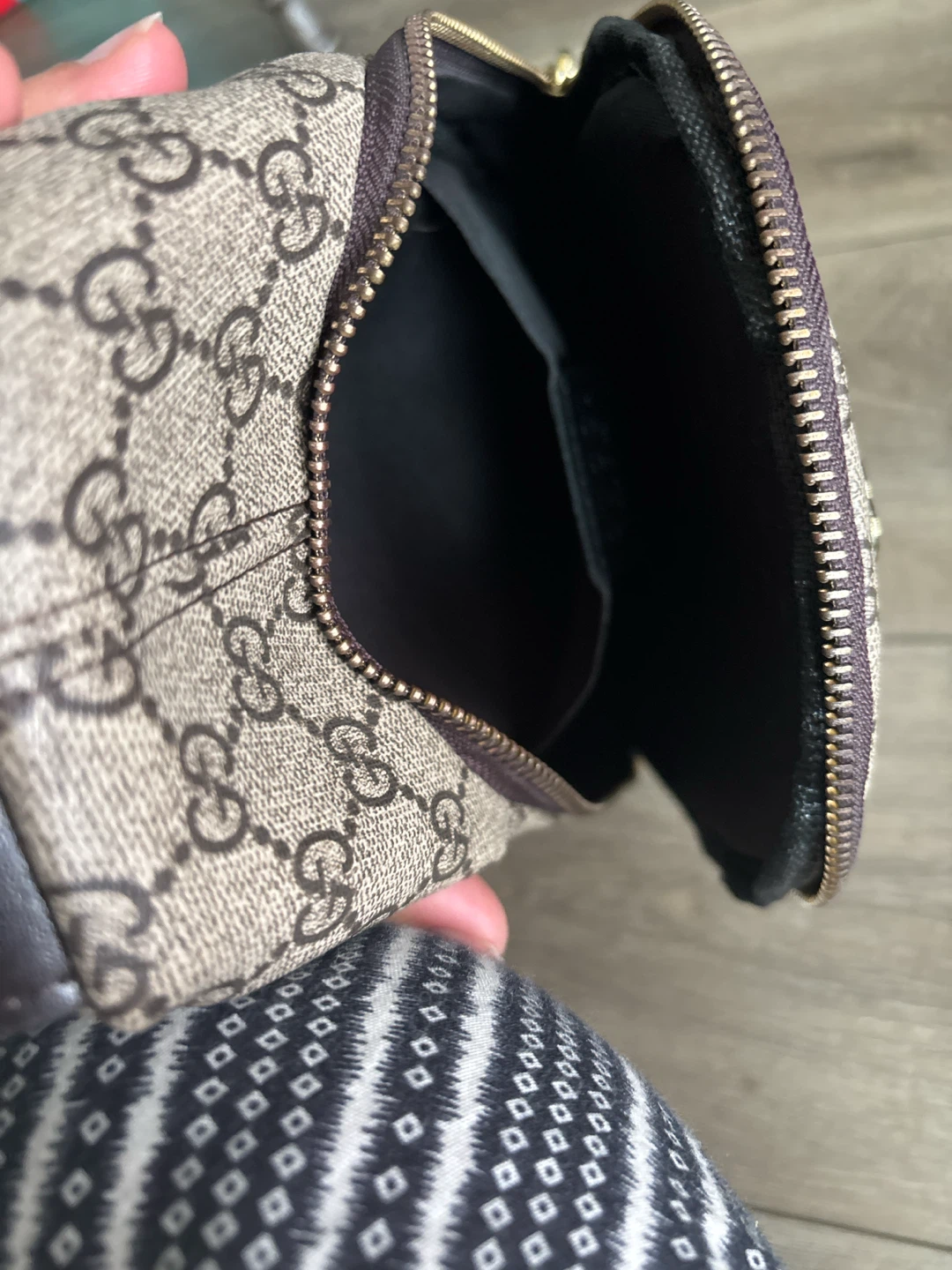 Gucci Monogram Sling Bag - photo 3