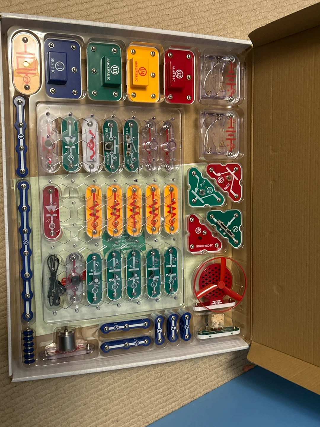 Snap Circuits Classic Electronic Projects Kit - photo 4
