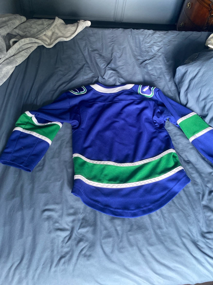 Vancouver Canucks jersey - photo 2