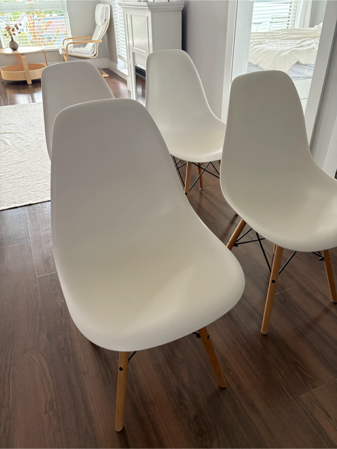 Set of 4 White Dining Chairs